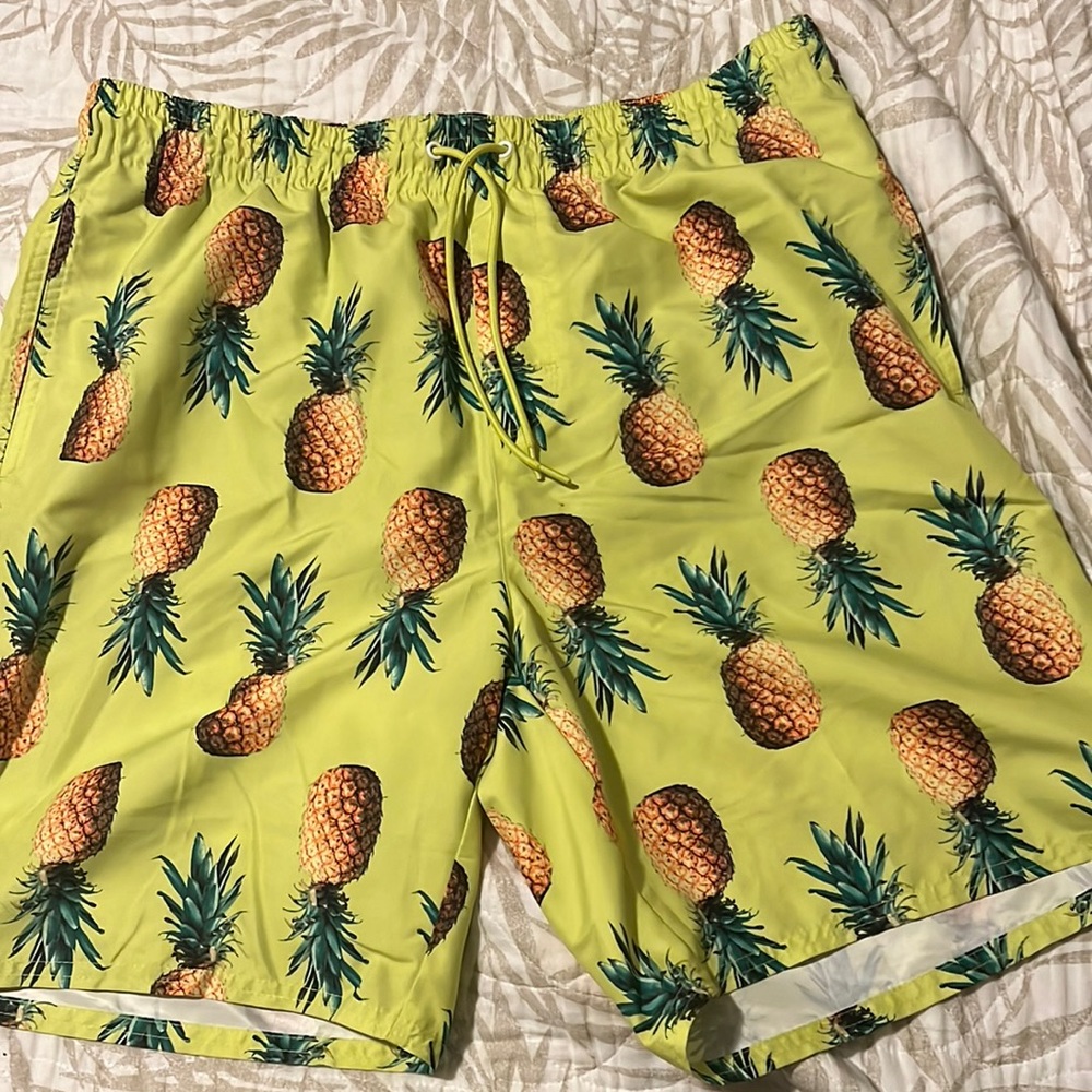 Men’s swim trunks
